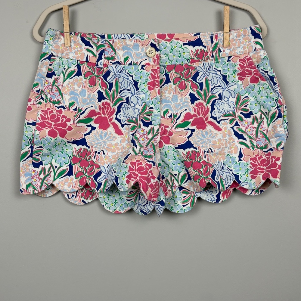 Crown & Ivy‎ Shelby Multicolor Floral Scalloped Shorts SZ 6